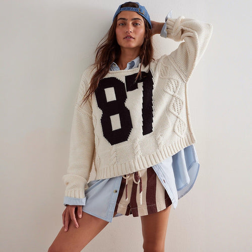 Damen Oversize Grobstrick-Pullover mit sportivem Zahlendekor & Zopfstrickdetail Echoarchiv
