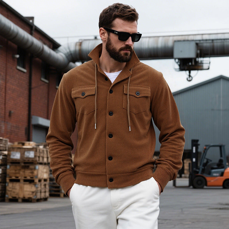 Herren lässige Strickjacke mit praktischen Brusttaschen und modernem Stehkragen Echoarchiv