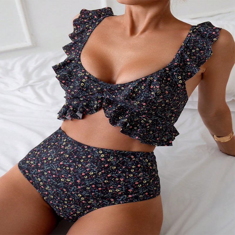 Damen Hochgeschnittener Bikini mit floralem Rüschendesign Echo Archiv