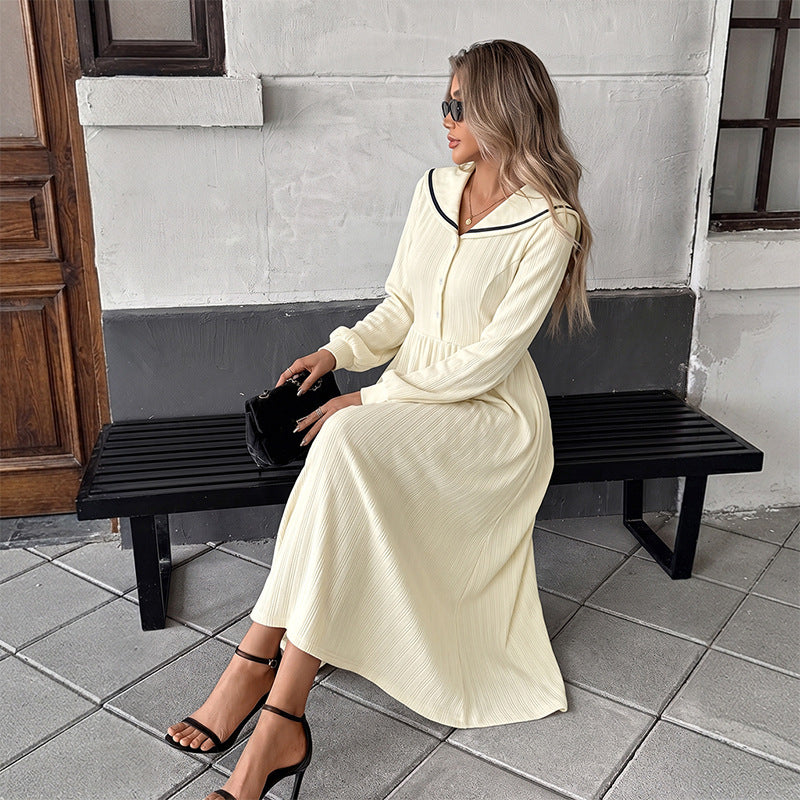 Damen Midikleid mit Matrosenkragen, geraffter Taille und Knopfleiste – Élara