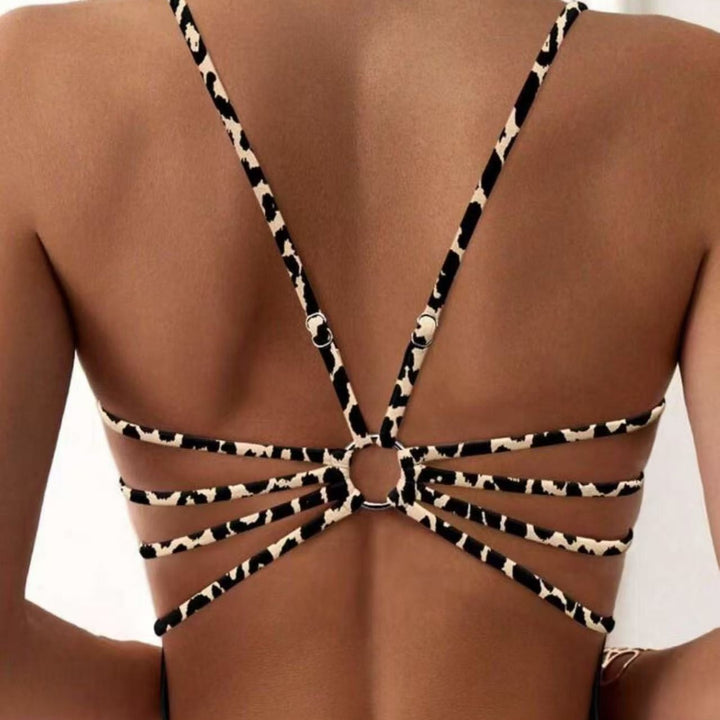 Damen Einteiliger Badeanzug mit elegantem Schnitt und modischen Schnürdetails Echo Archiv