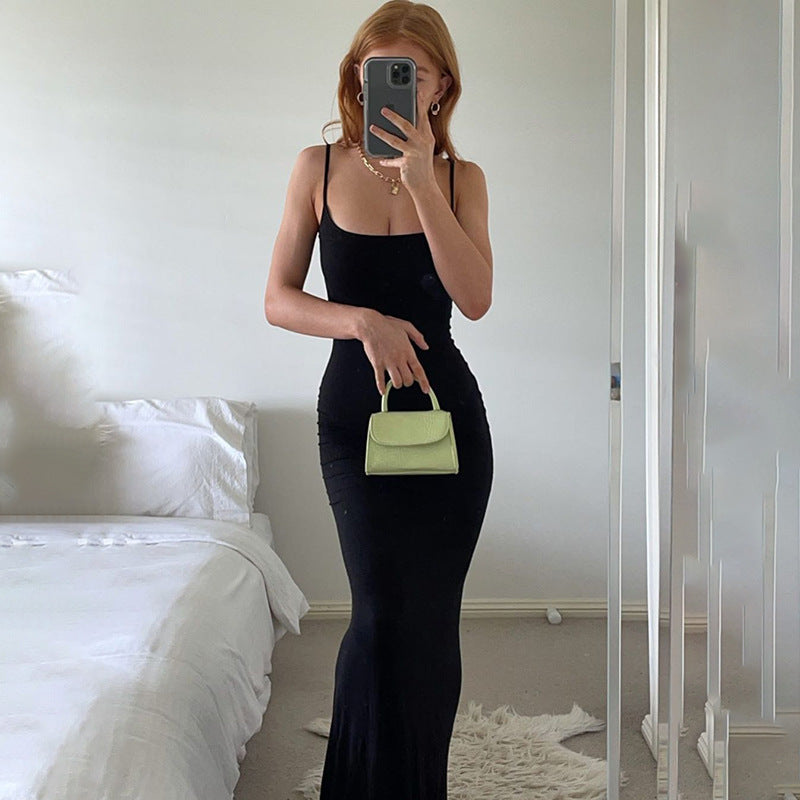 Damen Elegantes Maxikleid mit schmalem Schnitt und verstellbaren Spaghettiträgern Echo Archiv