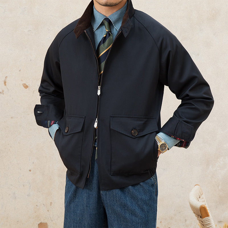 Herren Kurzblouson mit Cordkragen, Pattentaschen und Reißverschluss Echoarchiv
