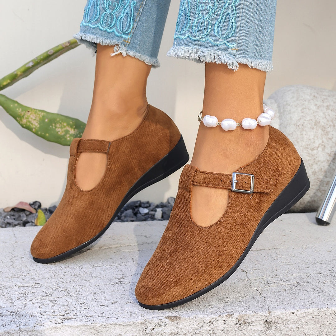 Damen Komfortable Mary-Jane-Ballerinas aus Velours mit verstellbarem Schnallenriemen und gepolstertem Fußbett – Lioré