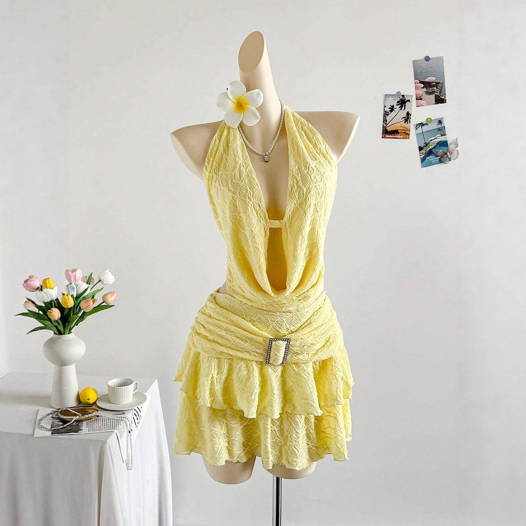 Damen Minikleid mit raffiniertem Wickel-Ausschnitt und dekorativen Rüschen Echo Archiv