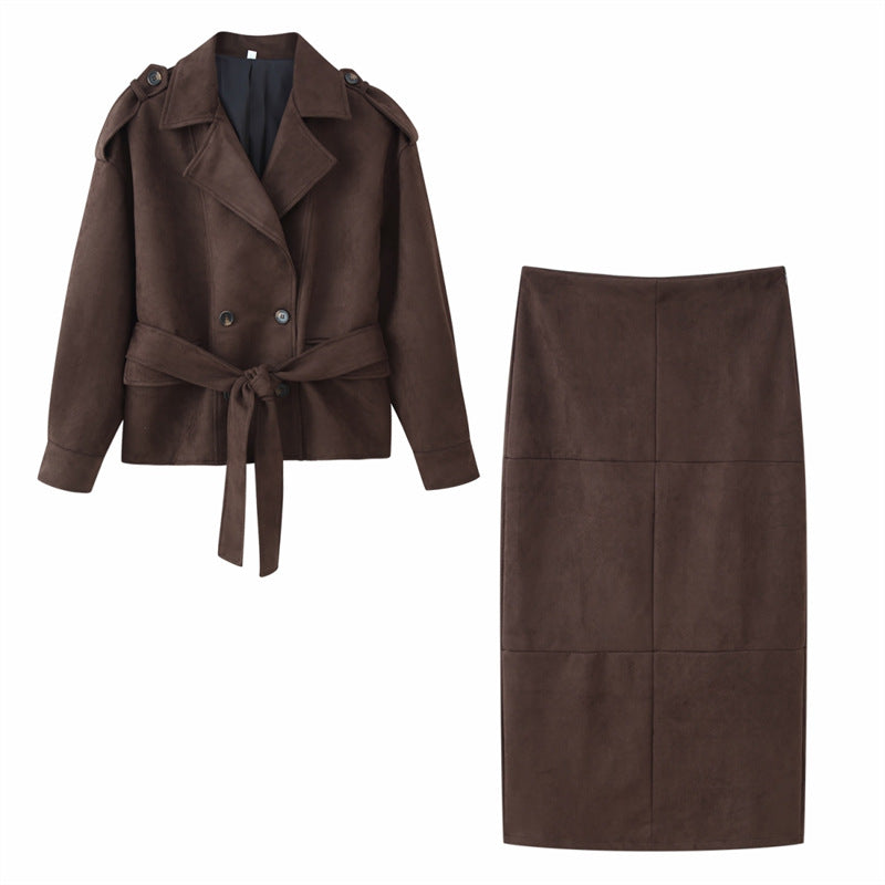 Damen Cropped Trenchjacke im Velourslook mit Bindegürtel und Schulterklappen Echo Archiv