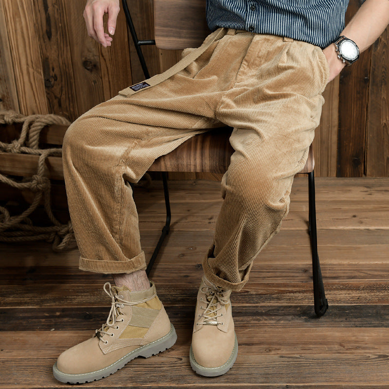Herren Cordhose im Relaxed-Fit mit konischer Passform und Canvas-Gürtel Echoarchiv