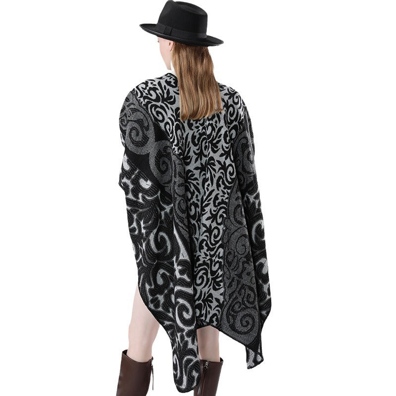 Damen Oversize-Kimono-Poncho im Jacquardstrick mit ornamentalem Muster und V-Ausschnitt Echo Archiv