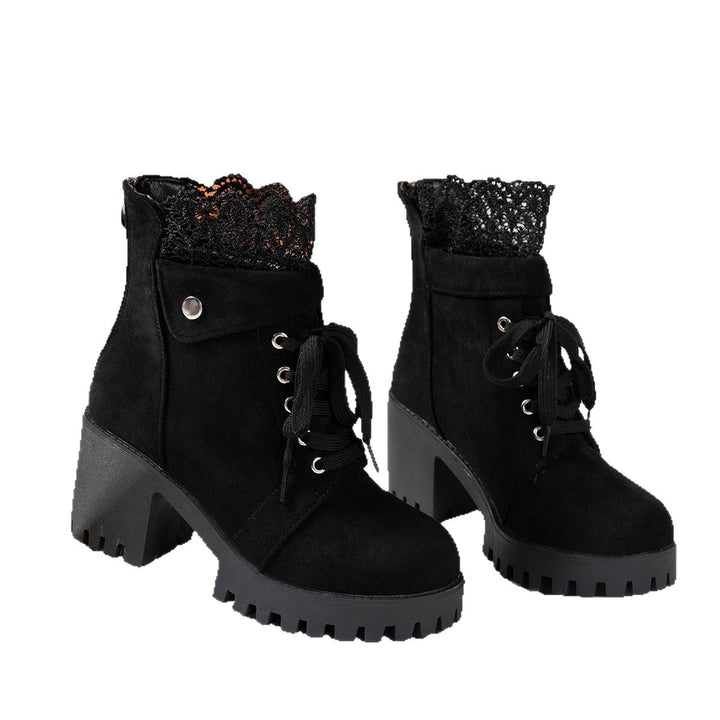 Damen nan Schnürstiefelette mit grober Profilsohle, mittelhohem Blockabsatz und Spitzenkragen Echo Archiv