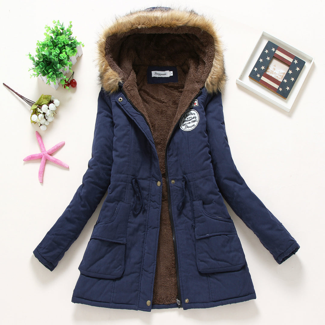 Damen taillierter Winterparka mit Teddyfutter Kunstfellkapuze und Tunnelzug – Avérine
