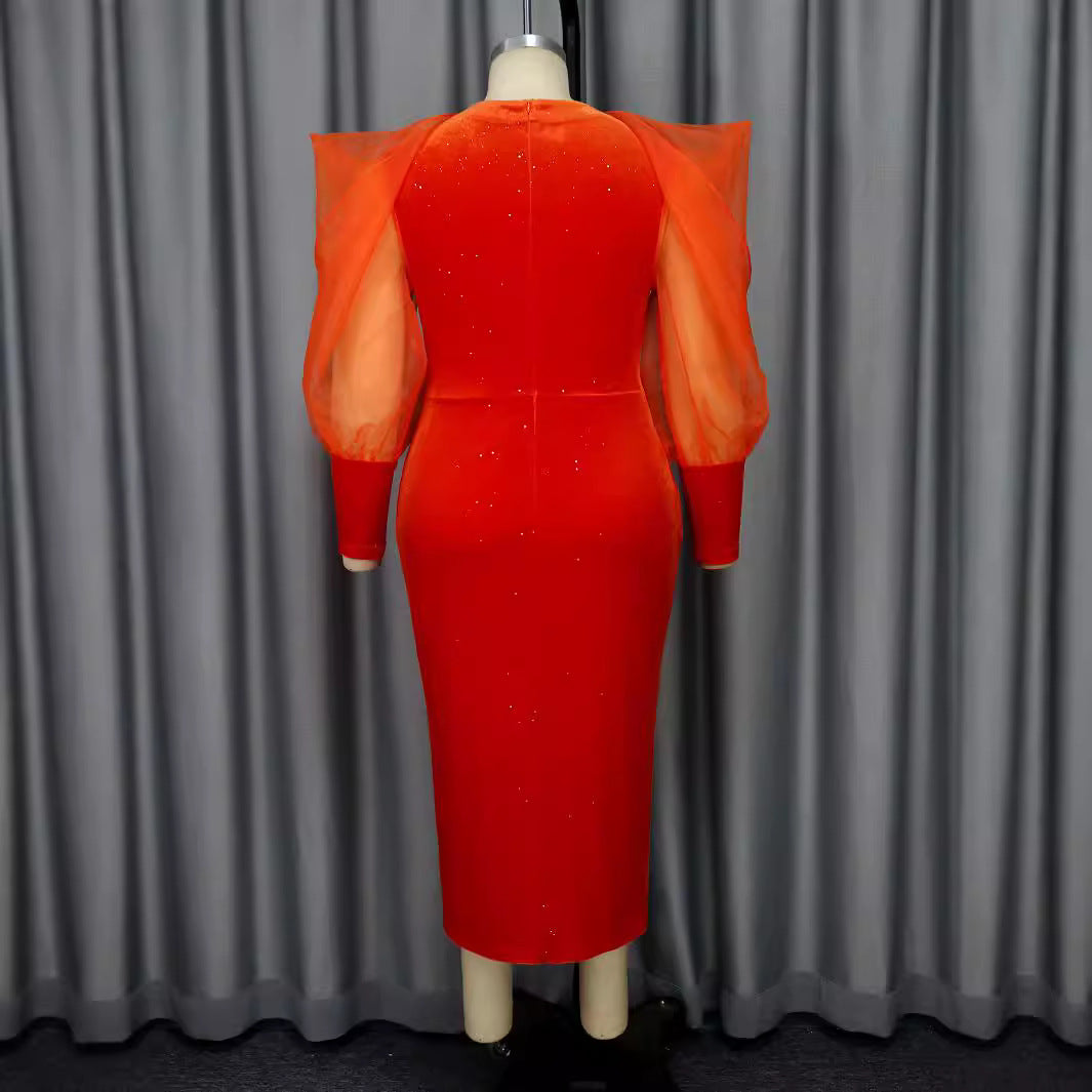 Damen Abendkleid mit extravagantem Transparenz-Design und funkelnden Applikationen Echo Archiv