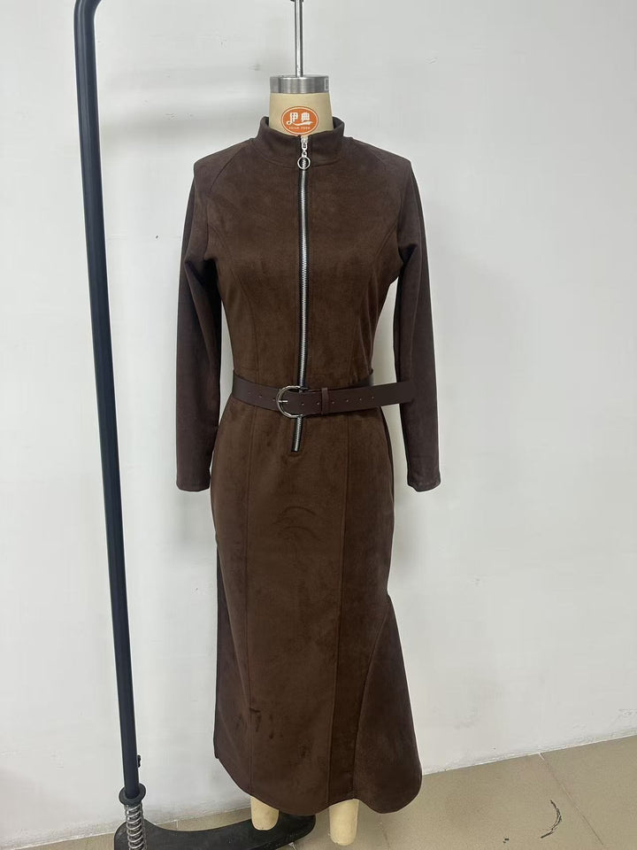 Damen Figurbetontes Midikleid aus Velourslederimitat mit Stehkragen und Zentralem Reißverschluss Echo Archiv