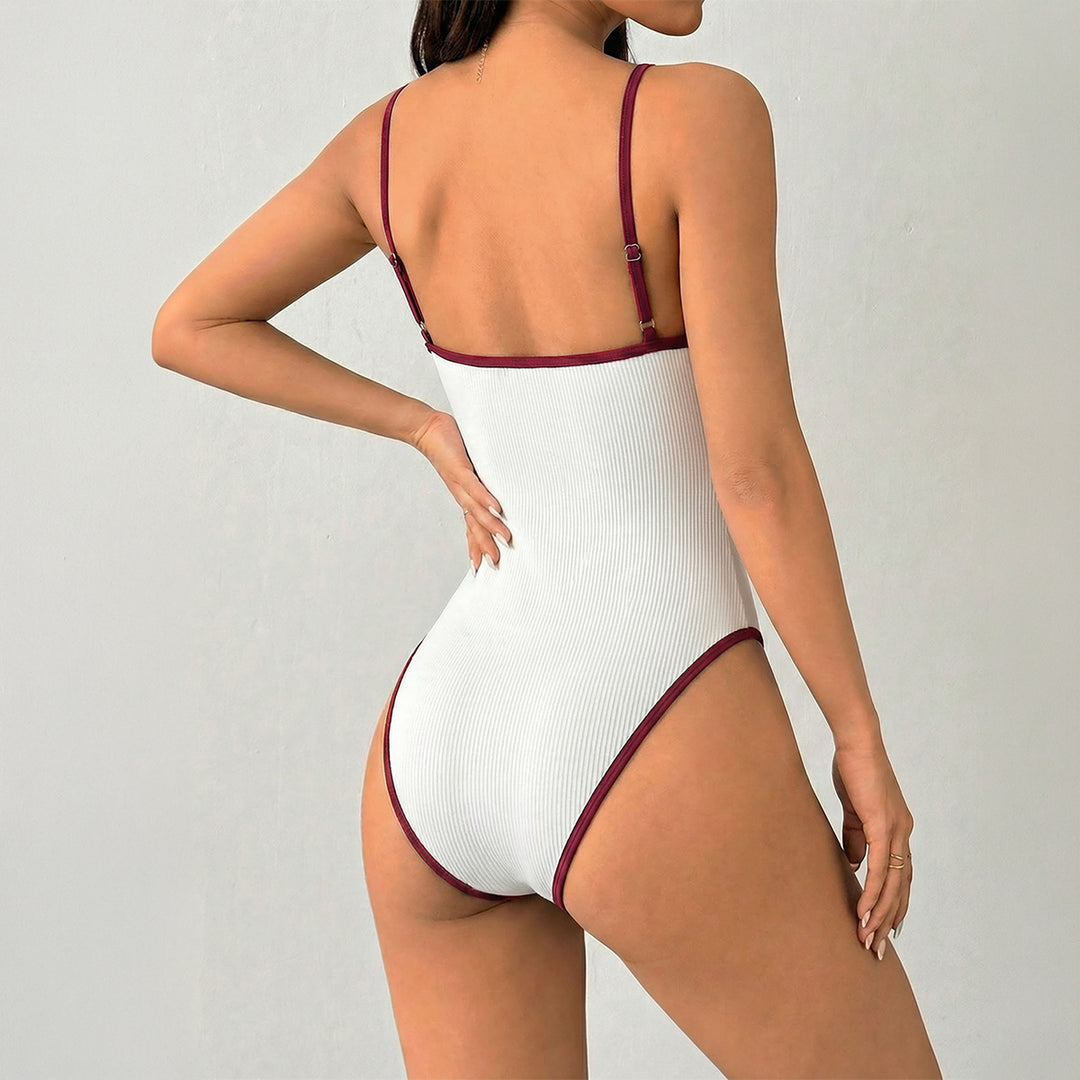 Damen Body mit tiefem V-Ausschnitt und sportlichem Design Echo Archiv