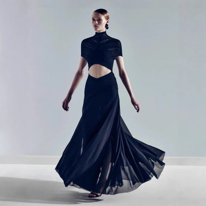 Damen Elegantes Cut-Out Maxikleid mit hochgeschlossenem Design und raffinierten Drapierungen Echo Archiv
