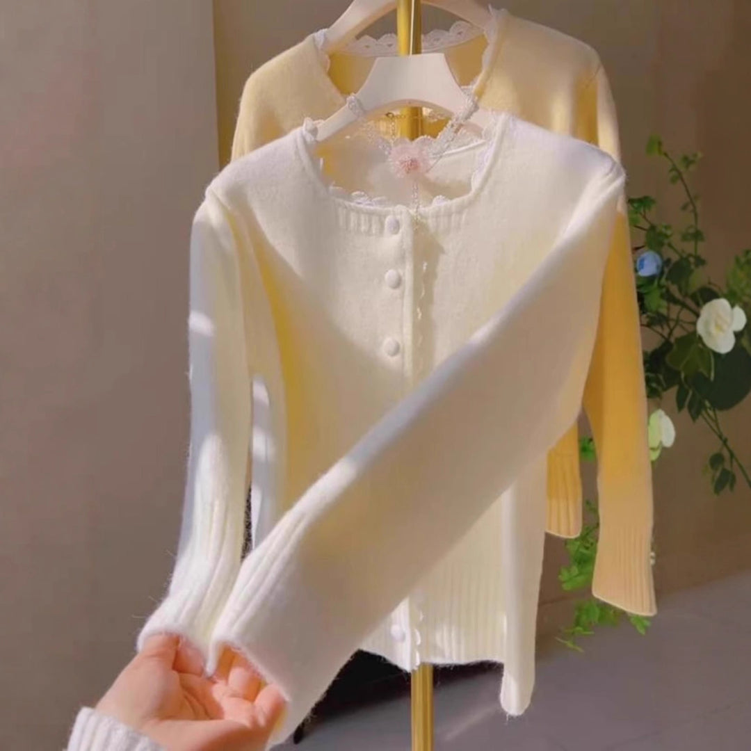 Damen Verspielte Strickjacke mit Spitzenelementen Echo Archiv