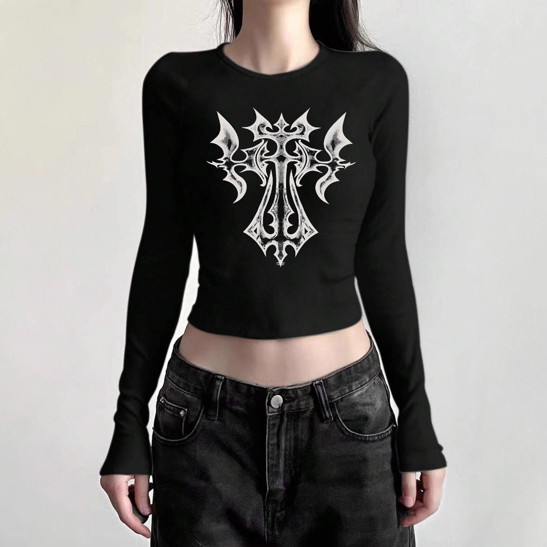 Damen figurbetontes langärmeliges Cropped-Shirt mit fotorealistischer Lippen-Collage und schmaler Passform – Avérine