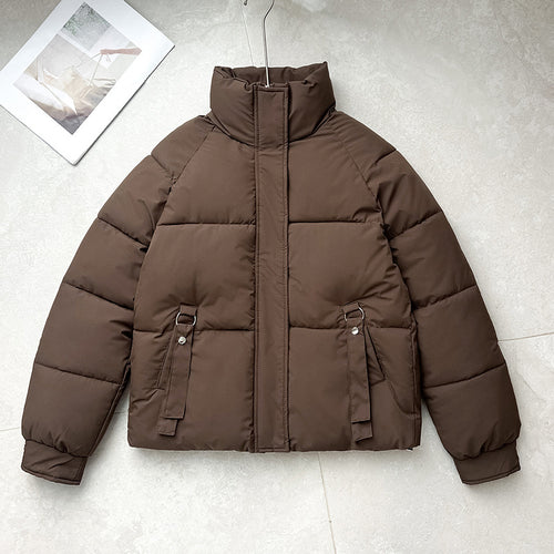 Damen kurze gesteppte Pufferjacke mit hohem Stehkragen, verdeckter Frontblende und D‑Ring Taschenapplikation – Célinea