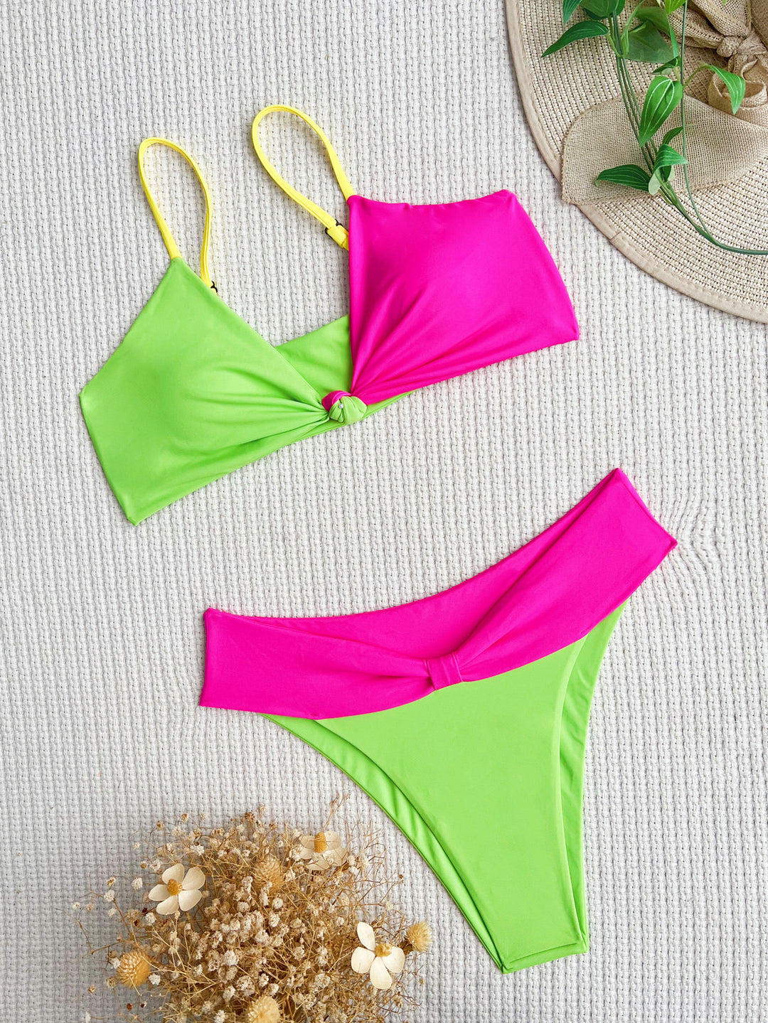 Damen Sportlich geschnittener Bikini mit verstellbaren Trägern Echo Archiv