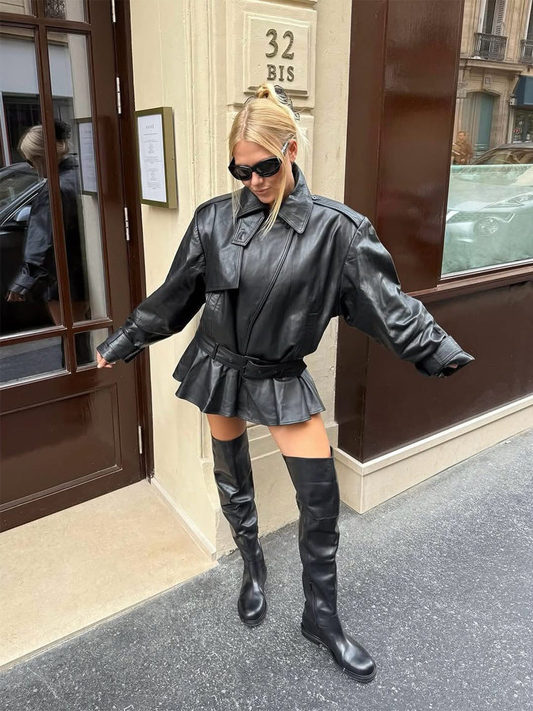 Damen Oversize-Lederjacke mit taillierendem Bindegürtel und Volant-Saum Echoarchiv