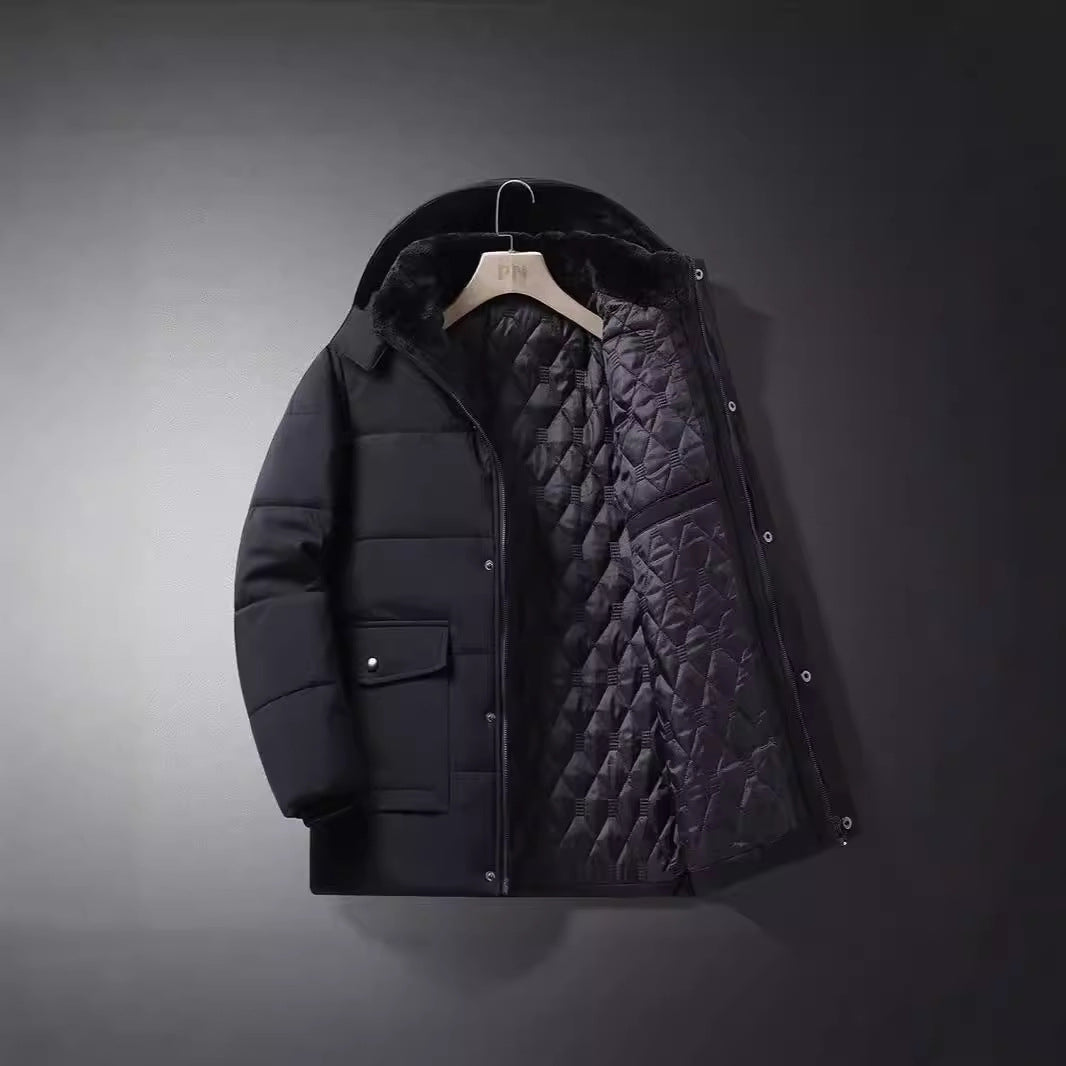 Herren Kurzparka mit gesteppter Thermofütterung, Kapuzenansatz und Multifunktionsklappentaschen Echoarchiv
