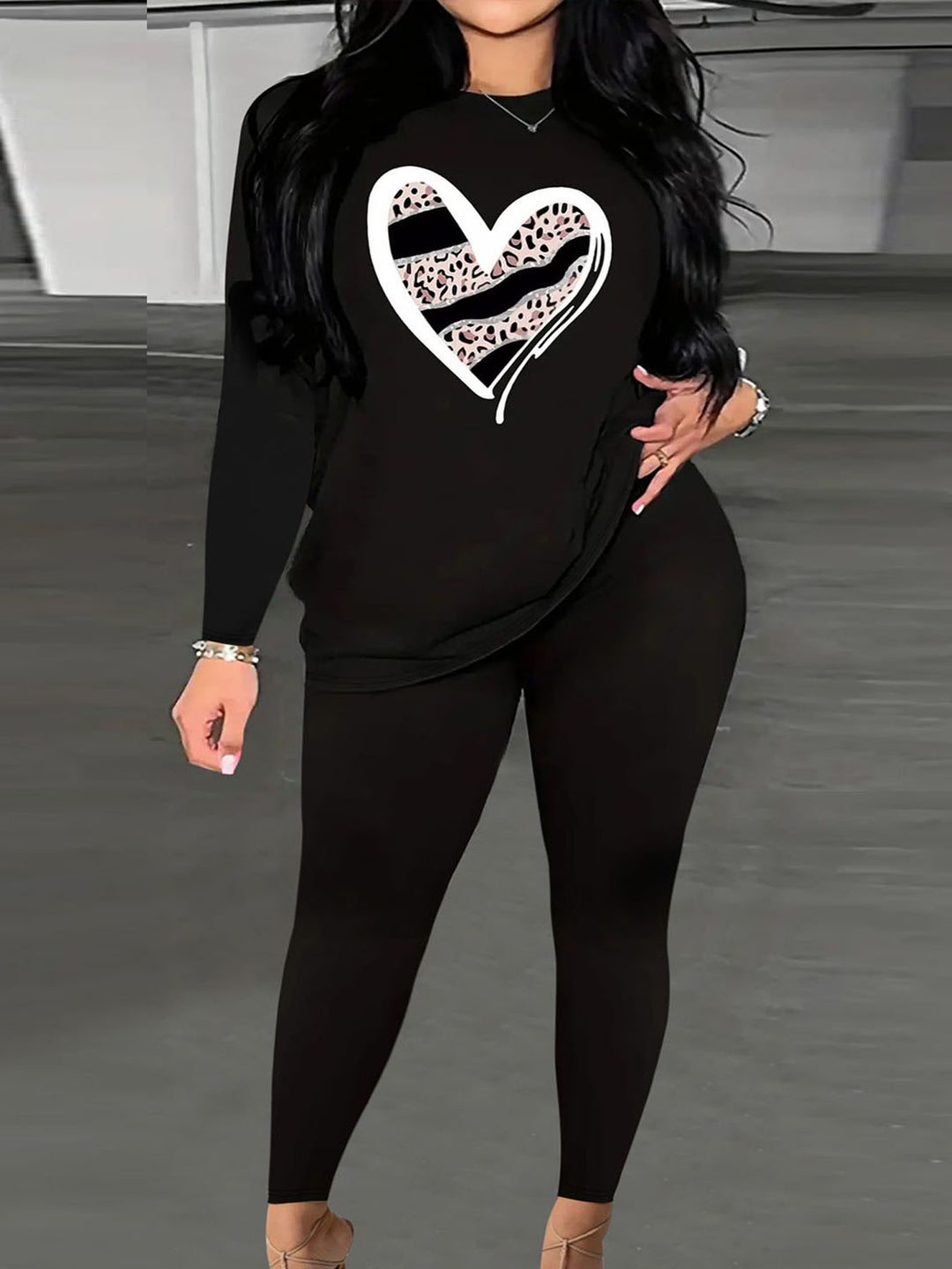 Damen Zweiteiler Lounge-Set mit Herz-Print Sweatshirt und High-Waist Leggings – Élanora