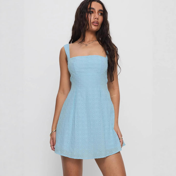 Damen Sommerliches Minikleid mit zauberhaftem Blütenmuster und verstellbaren Trägern Echo Archiv