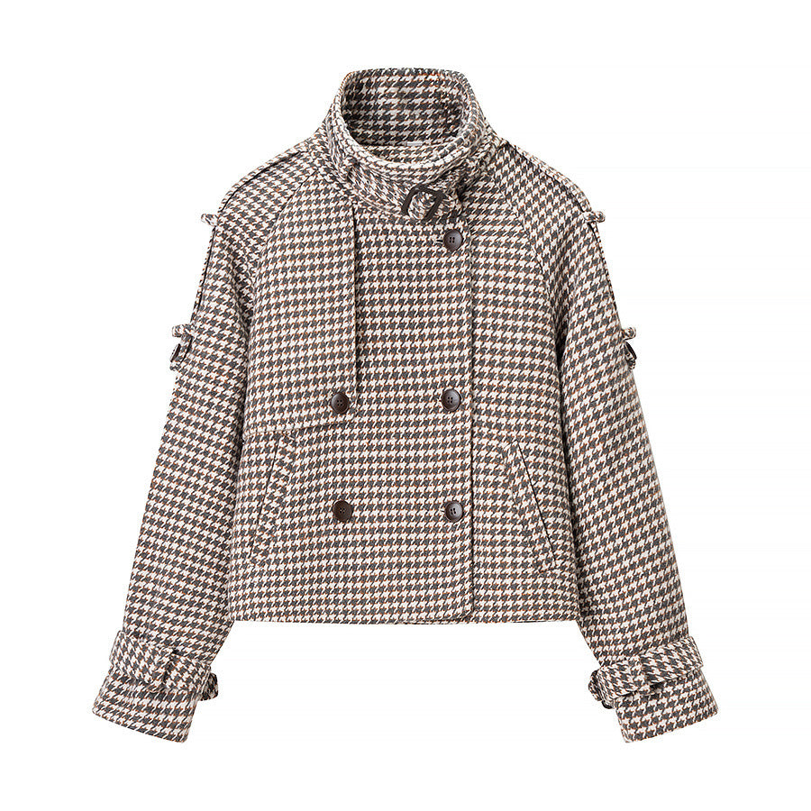 Damen Kurze zweireihige Boxy‑Jacke im Hahnentritt mit hohem Stehkragen und dekorativen Schnallen Echoarchiv