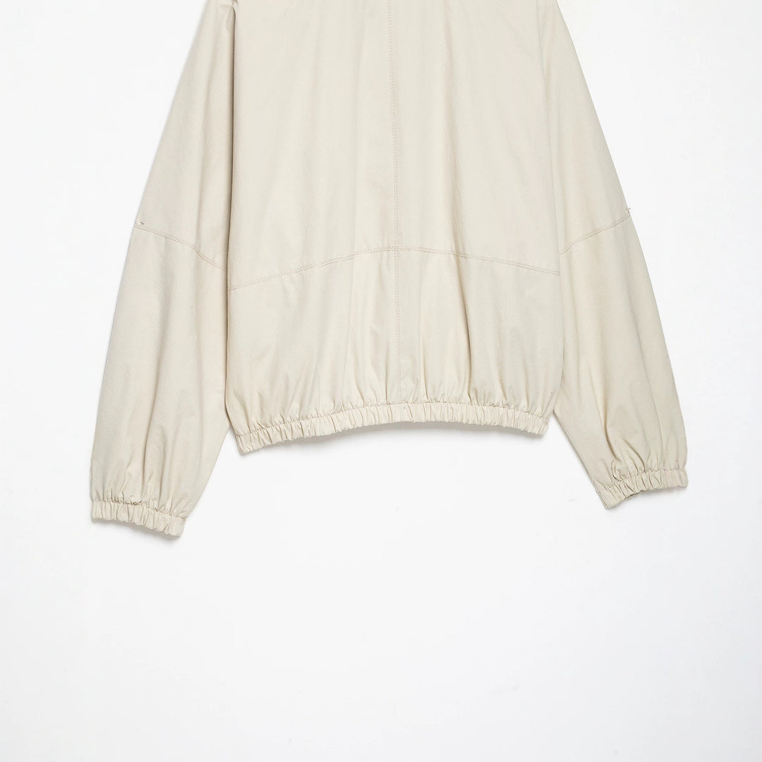 Damen Cropped-Bomberjacke im Boxy‑Schnitt mit Stehkragen, elastischem Saum und Kontrastpaspel Echoarchiv