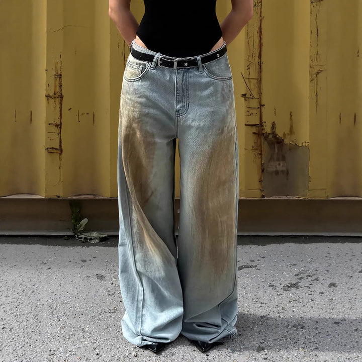 Damen Extraweite Jeanshose mit tiefem Bund, weitem Schlag und Used-Waschung – Dénora