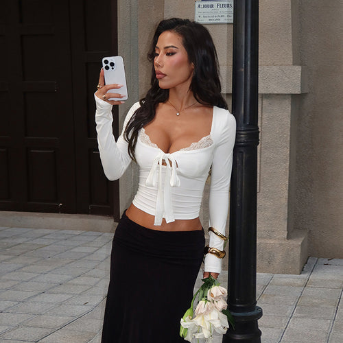 Damen Elegantes Langarm-Top mit femininem Schleifen-Detail und Spitzenbesatz Echo Archiv
