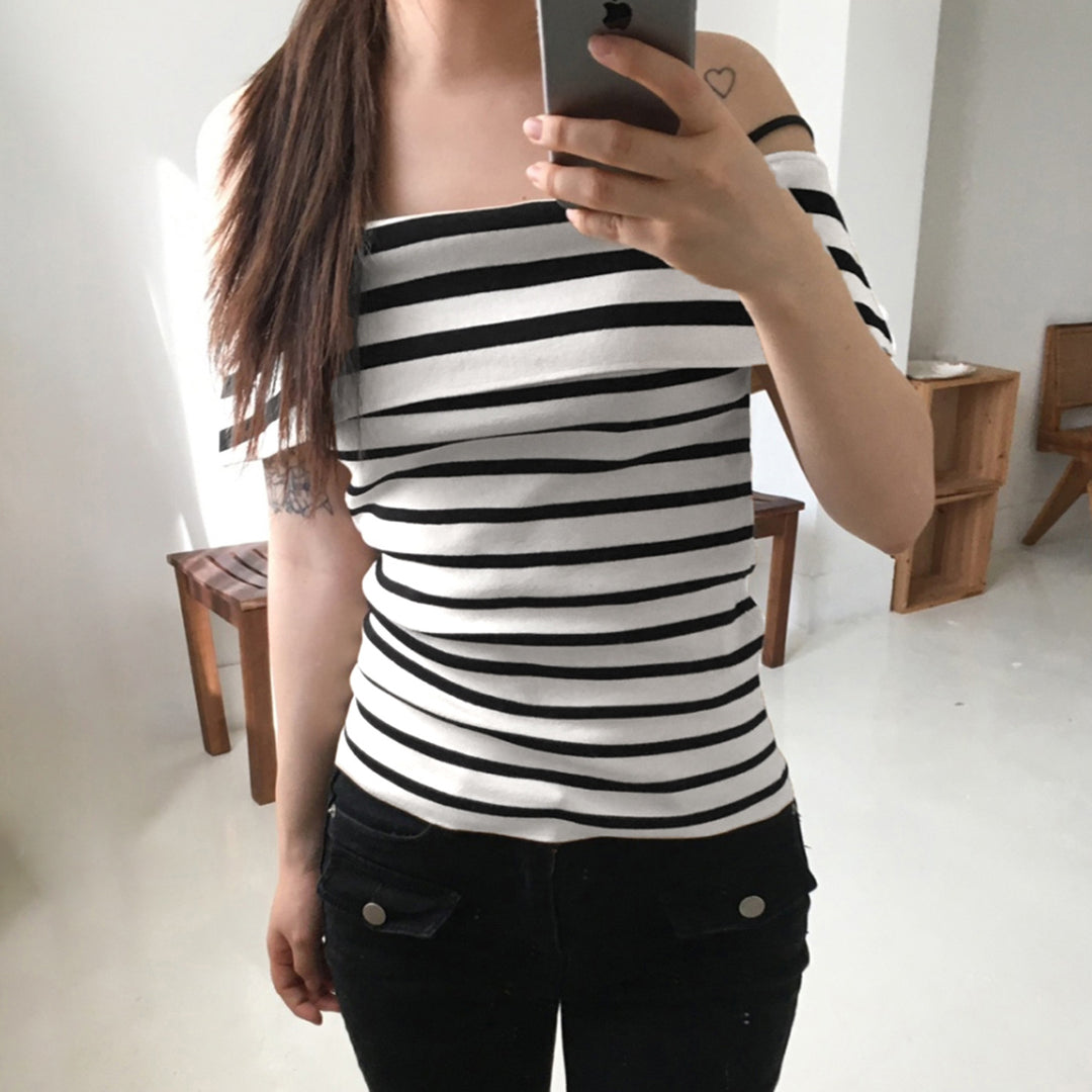 Damen Off-Shoulder Streifenoberteil Echo Archiv