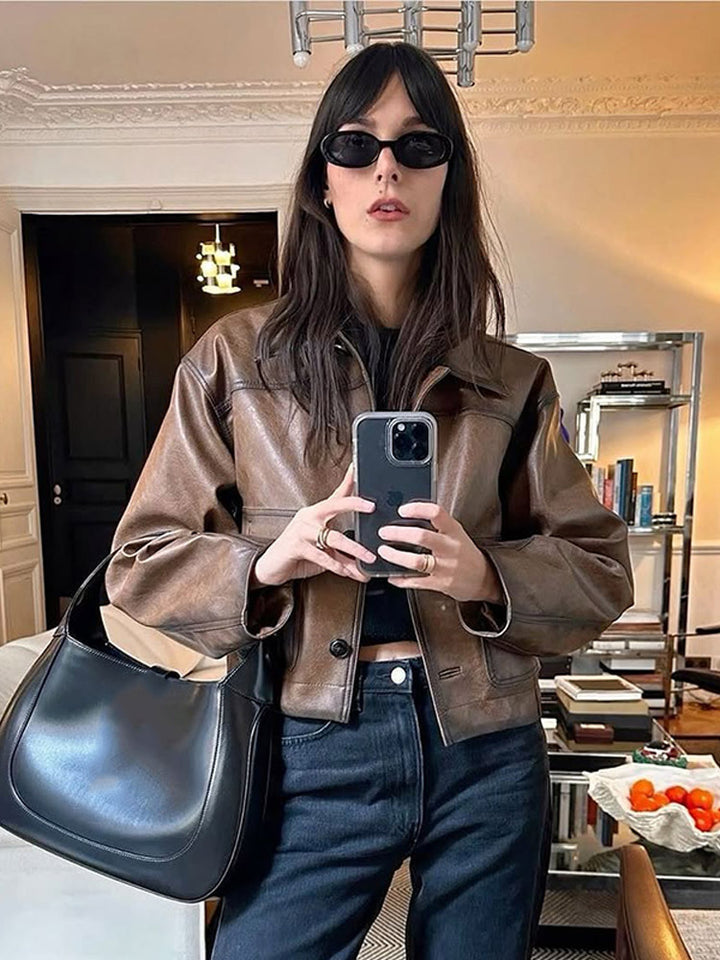 Damen Kurzjacke aus veganem Leder im Cropped-Boxy-Schnitt mit Hemdkragen Echoarchiv