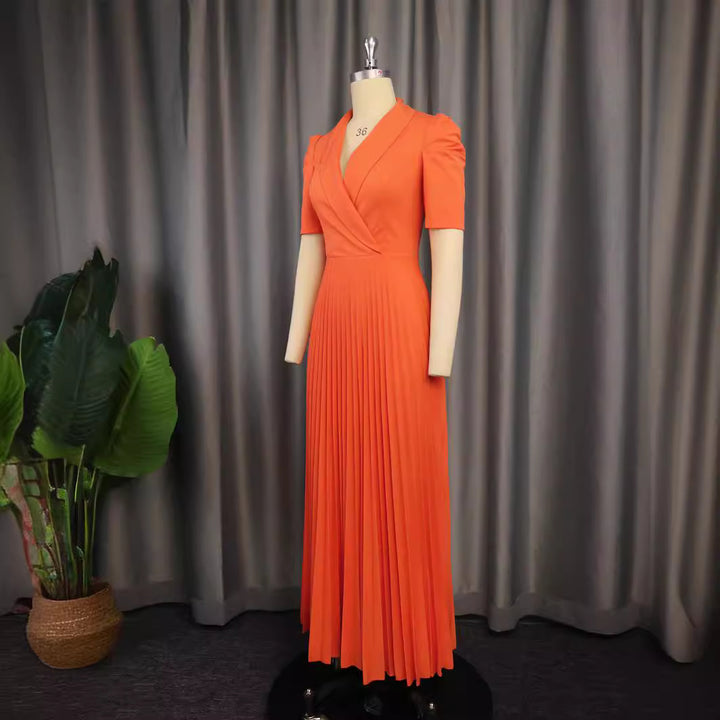 Damen elegantes Wickelkleid mit plissiertem Rock und Puffärmeln Echo Archiv