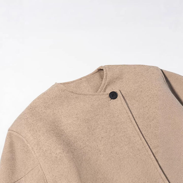 Damen Kurz geschnittene Wollmix-Boxy-Jacke mit asymmetrischer Knopfleiste Echo Archiv