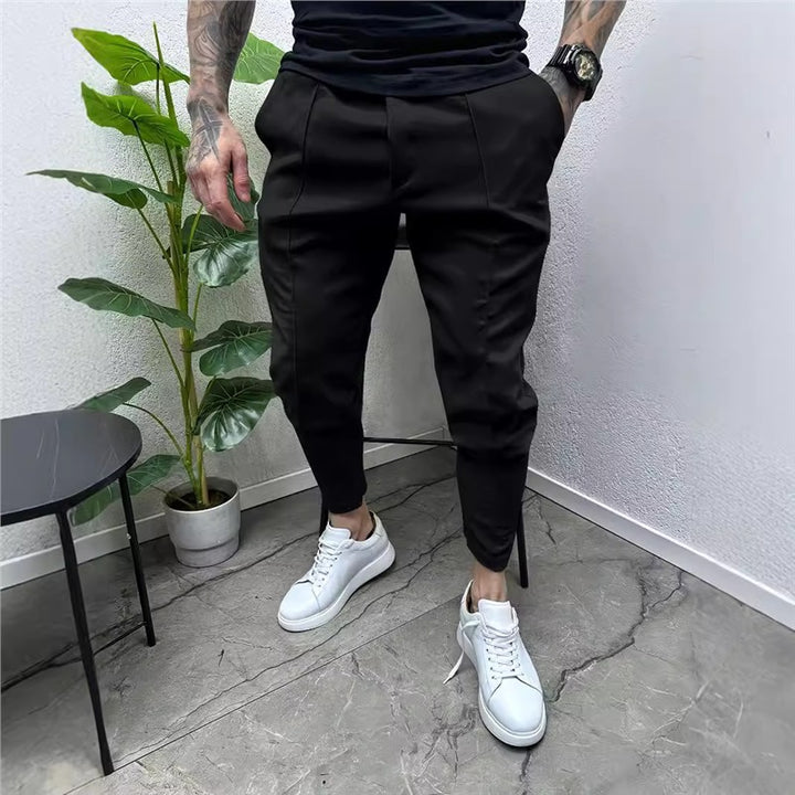 Herren modische Jogginghose mit schmalem Schnitt und praktischen Taschen Echoarchiv