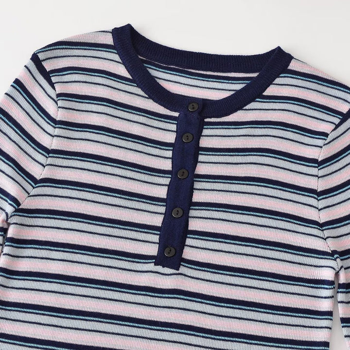 Damen Feinstrick-Henleyshirt mit feiner Streifenstruktur und Knopfblende Echoarchiv