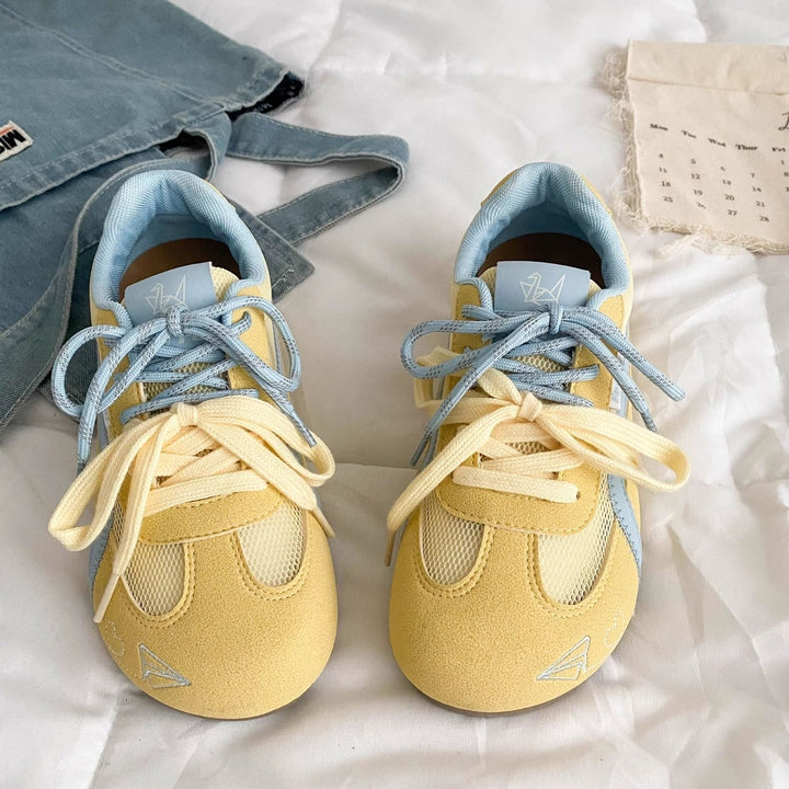 Damen Retro-sportliche Sneaker mit Wildleder- und Mesh-Mix sowie gepolsterter Komfortsohle – Névara