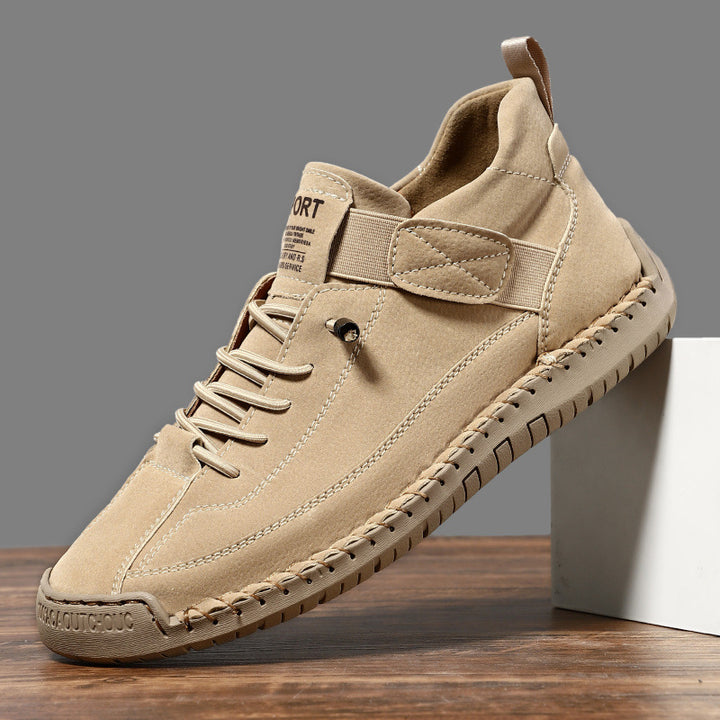 Herren Ledernachahmender Freizeit‑Sneaker mit Klettriemen, Mokassinnaht & profilierter Gummisohle Echoarchiv