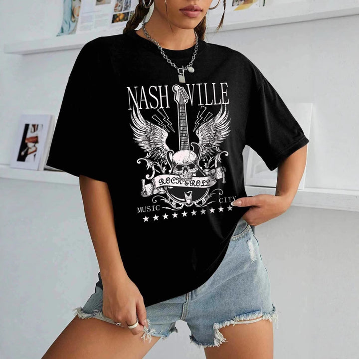 Damen T-Shirt mit kreativem Schriftzug im modernen Graffiti-Stil Echo Archiv