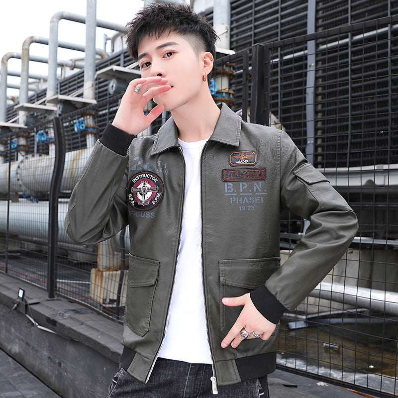 Herren Aviator‑Bomberjacke im Military‑Style mit großem Rückenpatch und Ärmeltasche Echoarchiv
