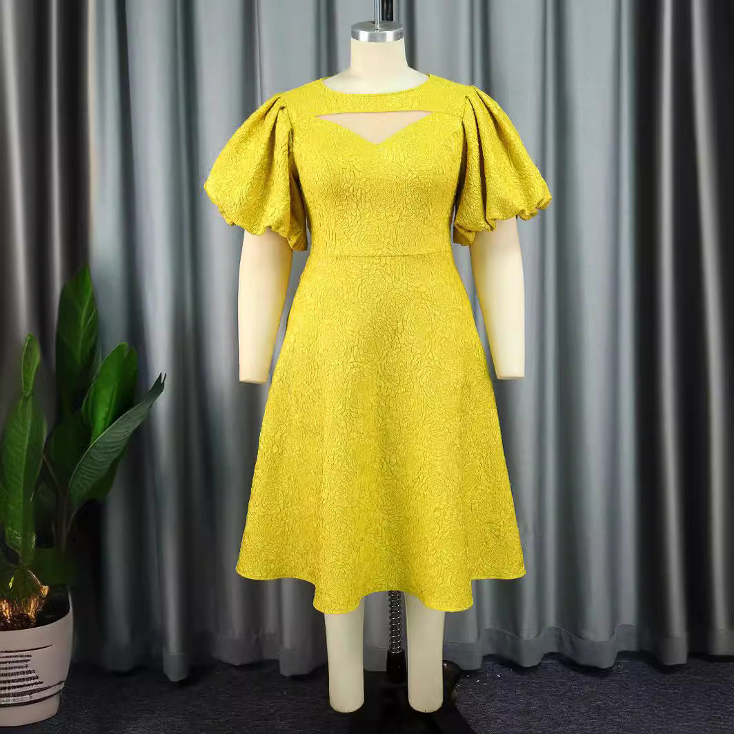 Damen Midi-Kleid mit voluminösen Puffärmeln und dekorativem Ausschnitt Echo Archiv