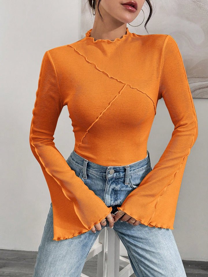 Damen Geripptes Langarmshirt mit Rüschen-Saum und Stehkragen Echo Archiv