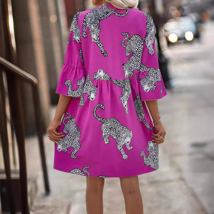 Damen nan lockeres Tunika-Kleid mit geraffter Taillennaht, Knopfleiste und grafischem Tier-Silhouettenprint Echo Archiv
