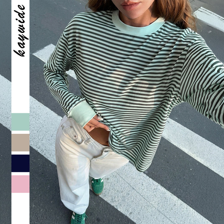 Damen lässiges gestreiftes Oversize-Longsleeve mit kontrastierendem Rundhalsausschnitt und verlängertem Rückensaum – Avérine