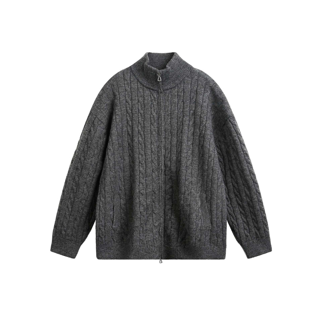 Unisex Grobstrick-Pullover mit Zopfmuster, hohem Stehkragen und Zwei-Wege-Reißverschluss Echoarchiv