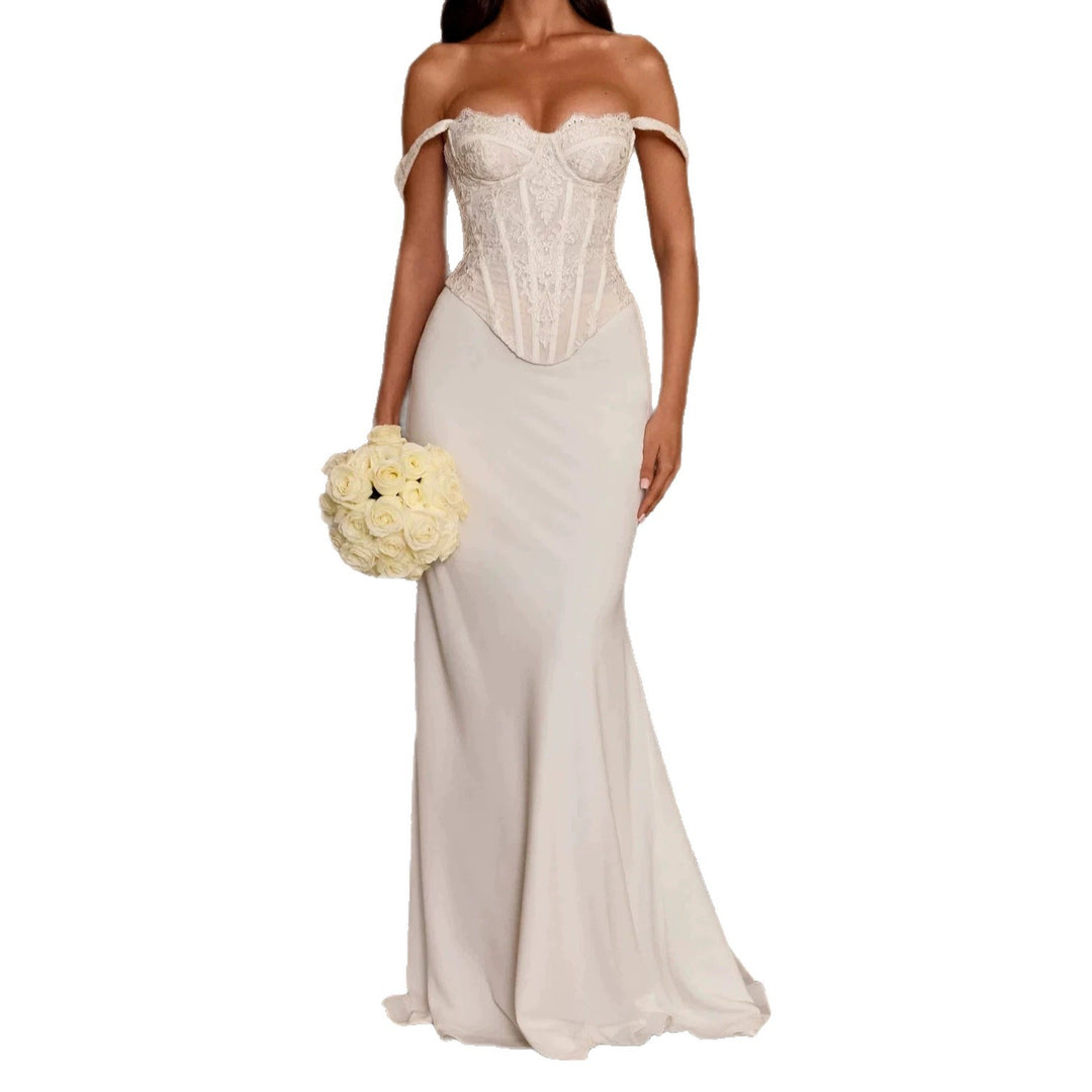 Damen Elegantes Hochzeitskleid mit Korsett-Detail Echo Archiv