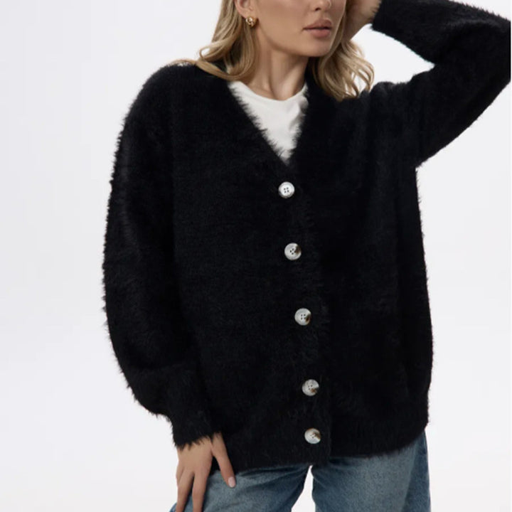 Damen Flauschiger Mohair‑Optik Knopfcardigan mit überschnittener Schulter und Perlmuttknöpfen – Veloura