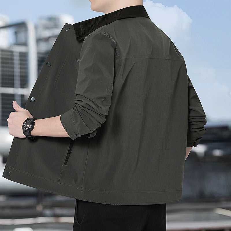 Herren Leichte Freizeitjacke mit Cordkragen, Druckknopfleiste und verdeckten Reißverschlusstaschen Echoarchiv