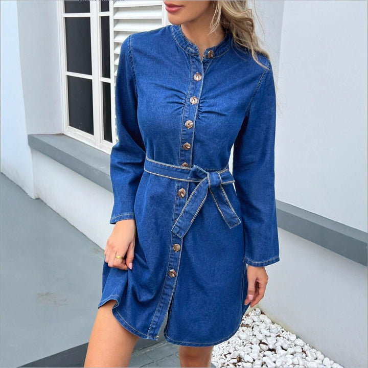 Damen Tailliertes Denim-Kleid mit Knopfleiste und Bindegürtel Echo Archiv