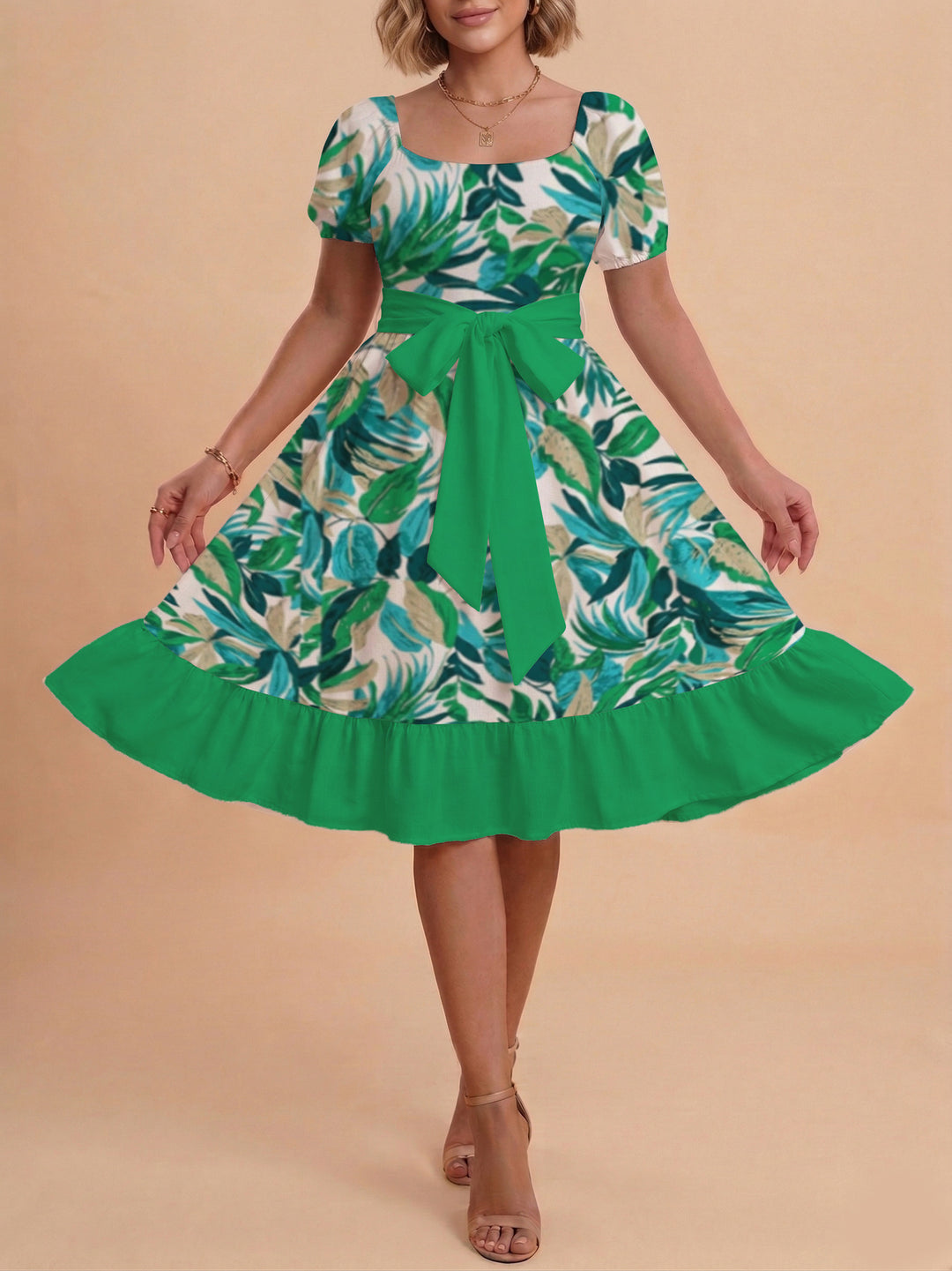 Damen Kleid mit tailliertem Schnitt und verspieltem Blumenmuster Echo Archiv